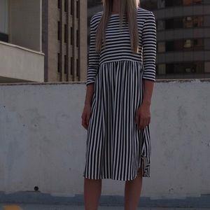Black and white stripe quarter sleeve dress